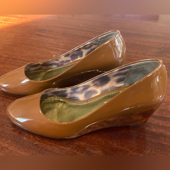 Paolo Patent Brown Block Heels 6 - Picture 1 of 7